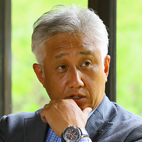 秋葉 淳一 氏